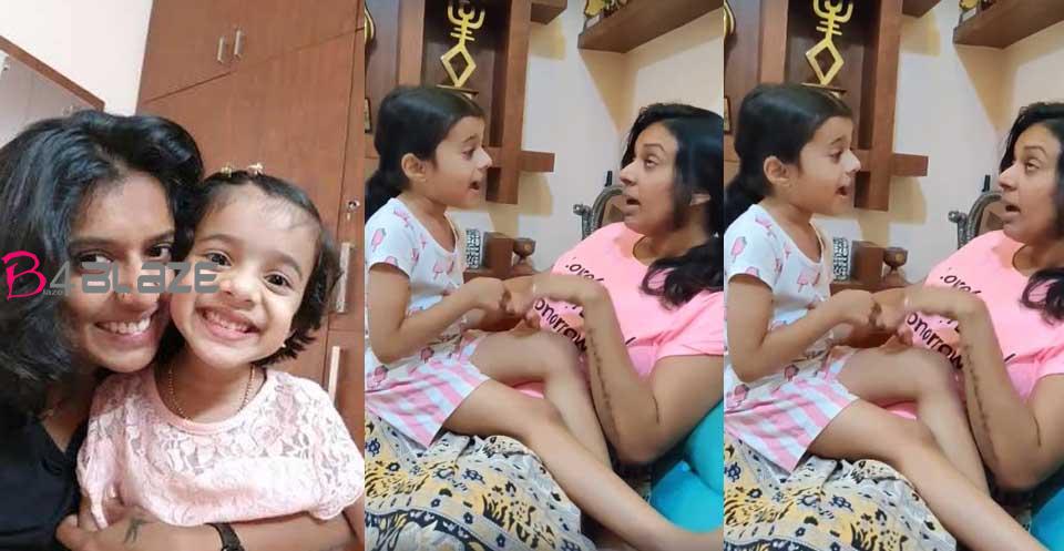 sithara-with-her-daughter